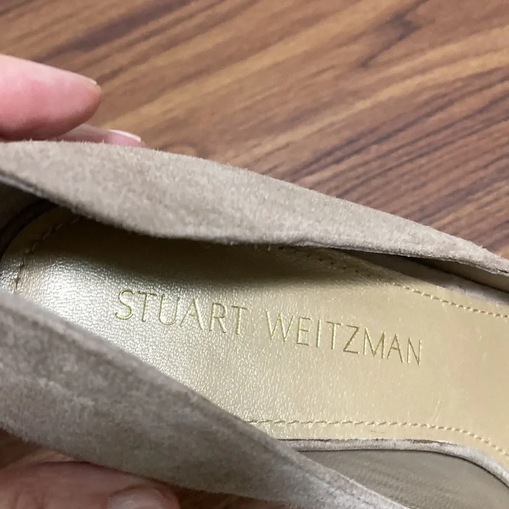 Stuart Weitzman NWOT Almond Beige Suede Stiletto Pump. Size 9.5 N.
